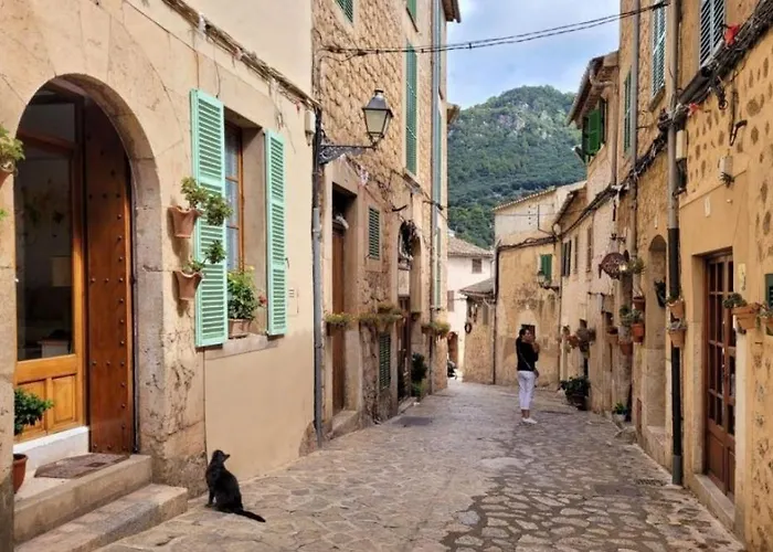 Valldemosa Sleep & Hike